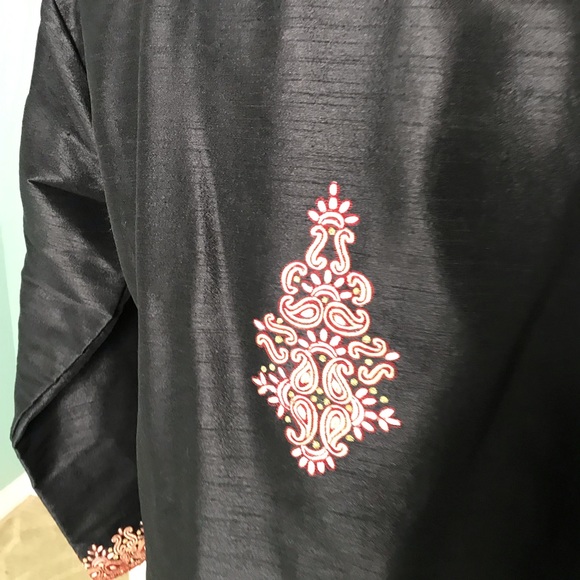 🧡 Embroidered Tunic 🧡 - Picture 10 of 12